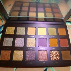 ⭐Bad Habit Athena Palette
